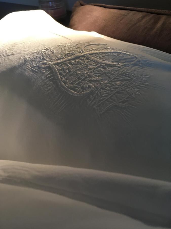 Bed and Breakfast Un Banc Au Soleil Marsilly  Esterno foto