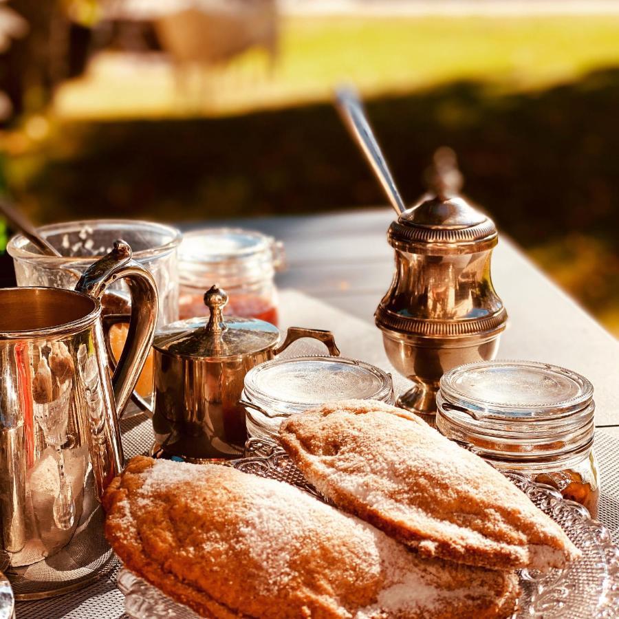Bed and Breakfast Un Banc Au Soleil Marsilly  Esterno foto