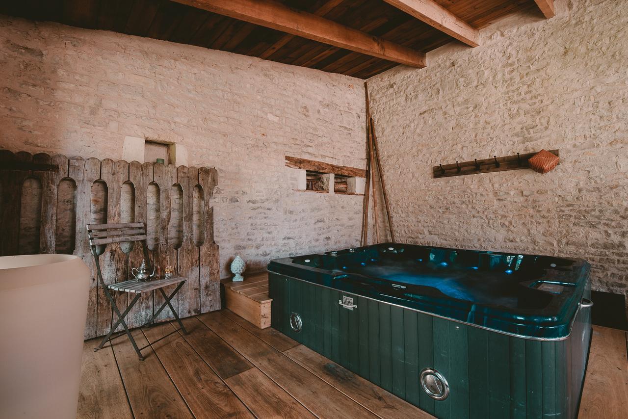 Bed and Breakfast Un Banc Au Soleil Marsilly  Esterno foto