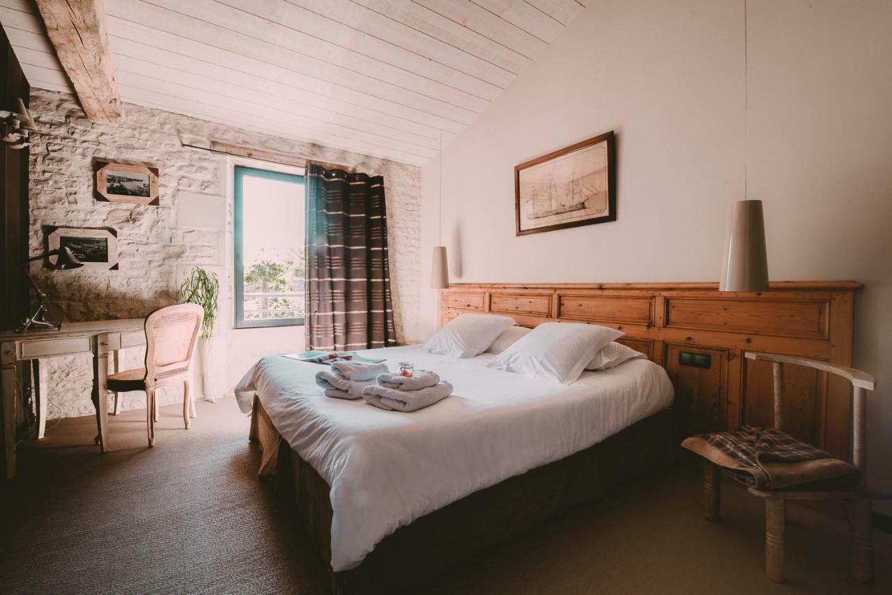 Bed and Breakfast Un Banc Au Soleil Marsilly  Esterno foto